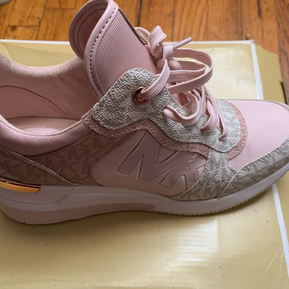 Michael Kors Crista Trainer SZ 9M - Picture 2 of 3